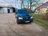 Mercedes-Benz ML320 Automatic, Tüv 5/27 - Mercedes-Benz Geländewagen aus dem Jahr 2000