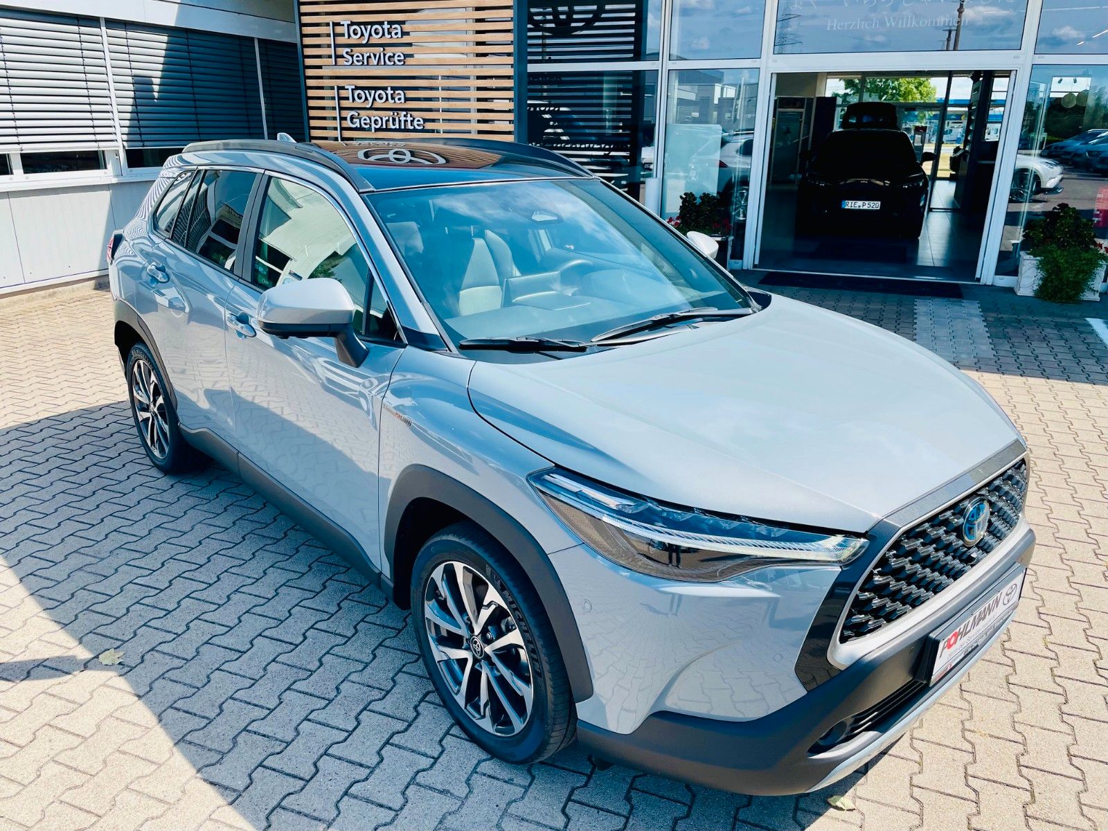 Toyota Corolla Cross 2.0 Hybrid Lounge DACH LEDER 360° foto 2