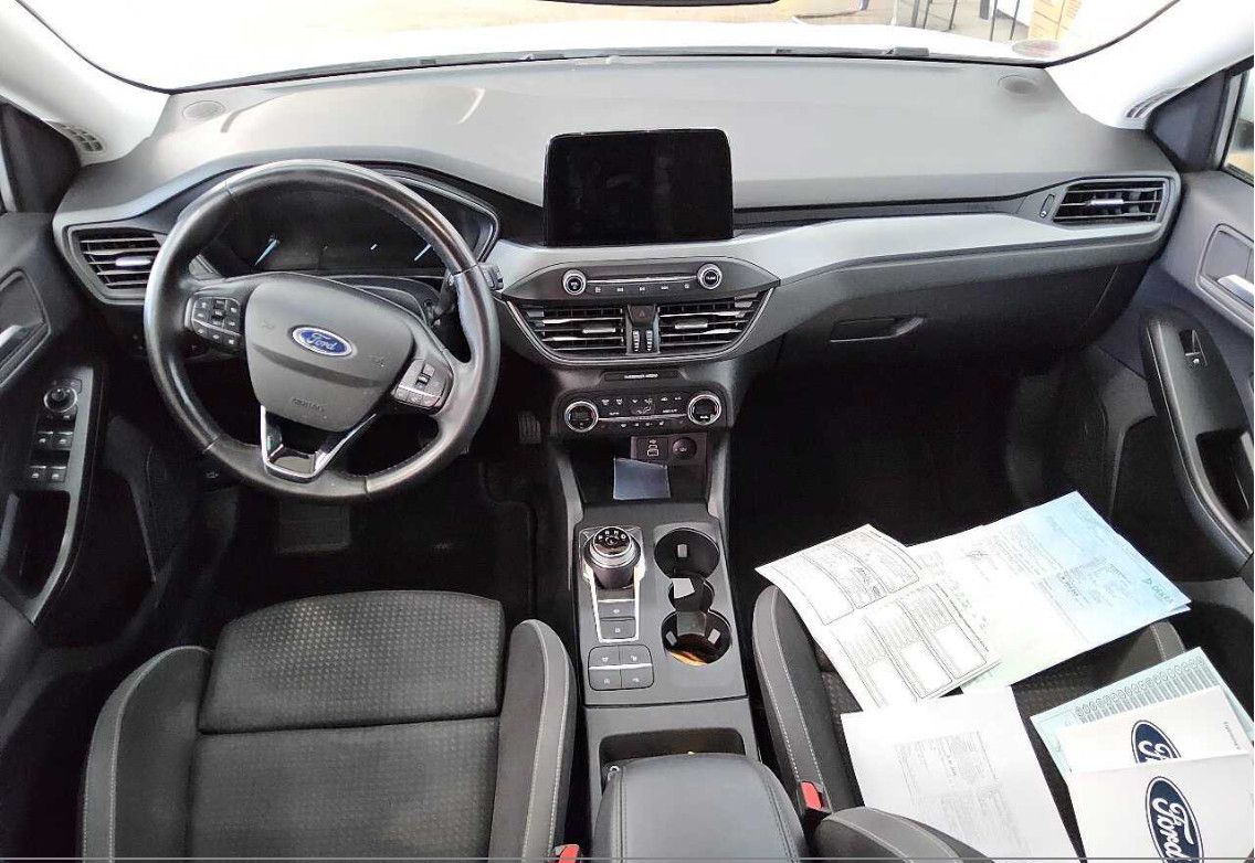 Fahrzeugabbildung Ford Focus Tur 1.5d AT8 C&C LED/ACC/NAVI/SHZ/AHK/8Fa