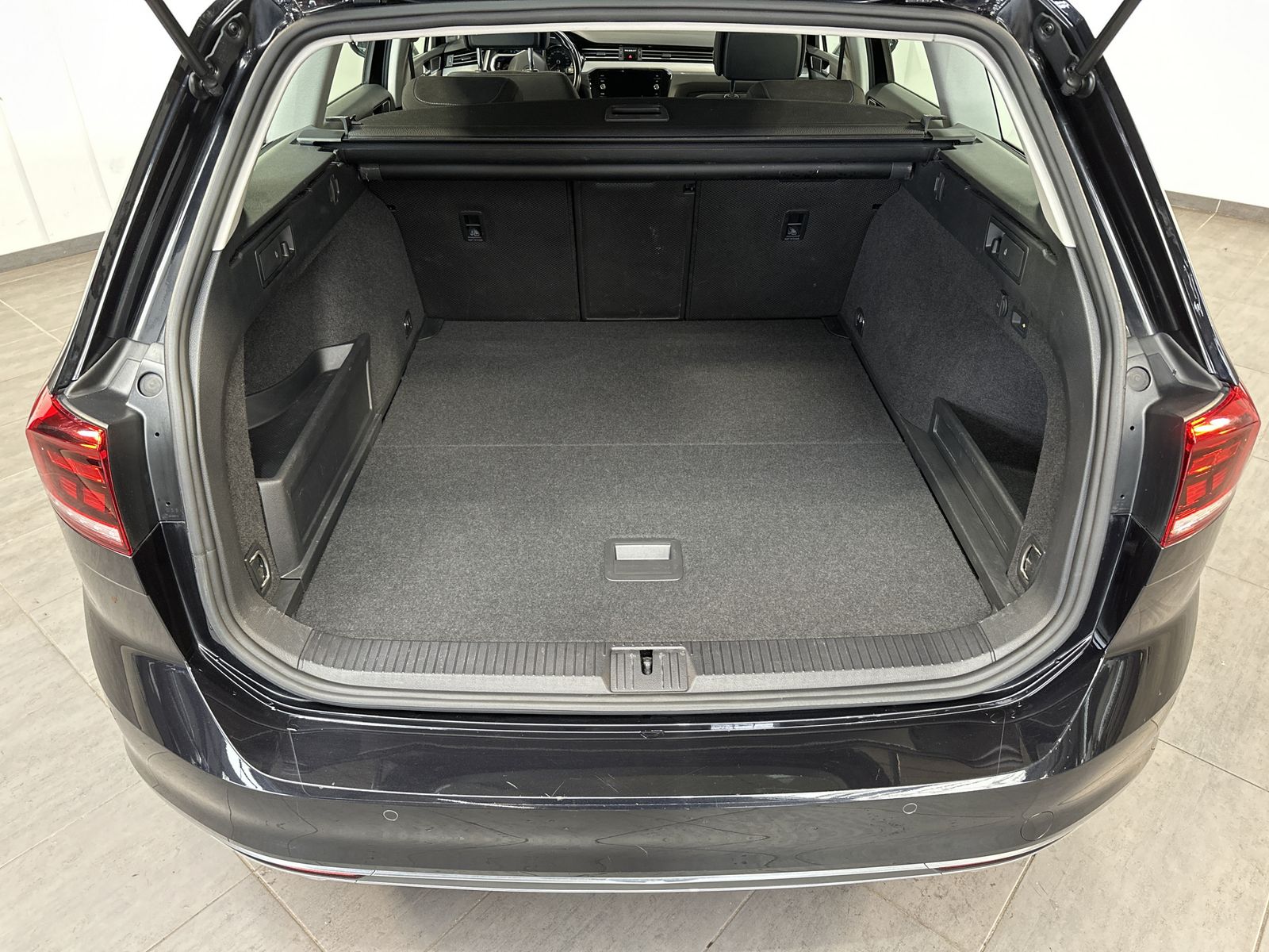 Fahrzeugabbildung Volkswagen Passat Variant 1.4 TSI GTE NAV+LED+AHK+360°+ACC