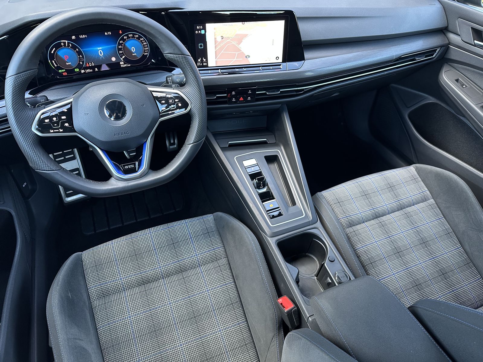 Fahrzeugabbildung Volkswagen Golf VIII GTE eHybrid NAV+LED+HEAD-UP+CARPLAY+VC