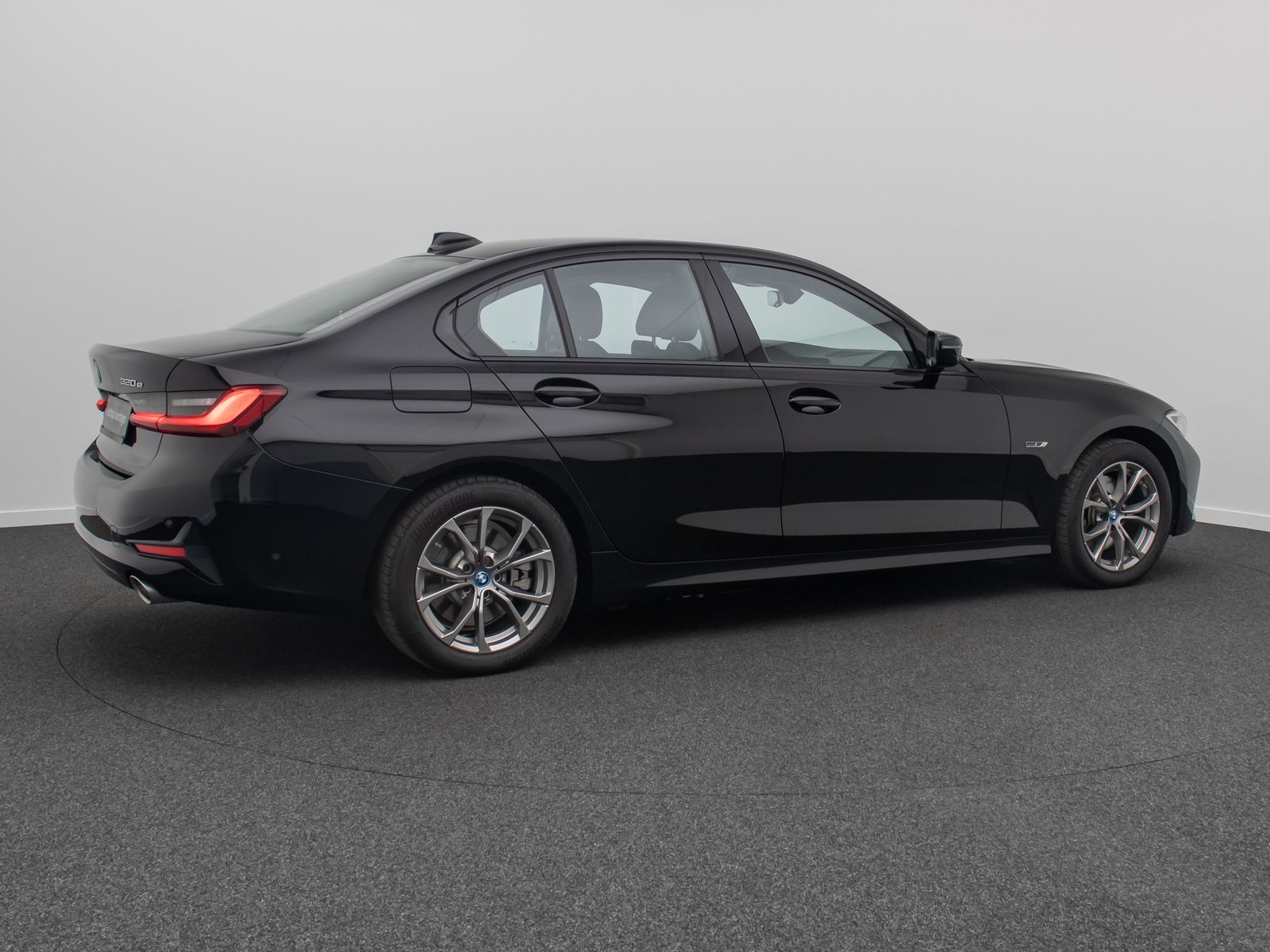 Fahrzeugabbildung BMW 320e Sport Line DAB CockPitPr Lenkrhzg AHK Alarm