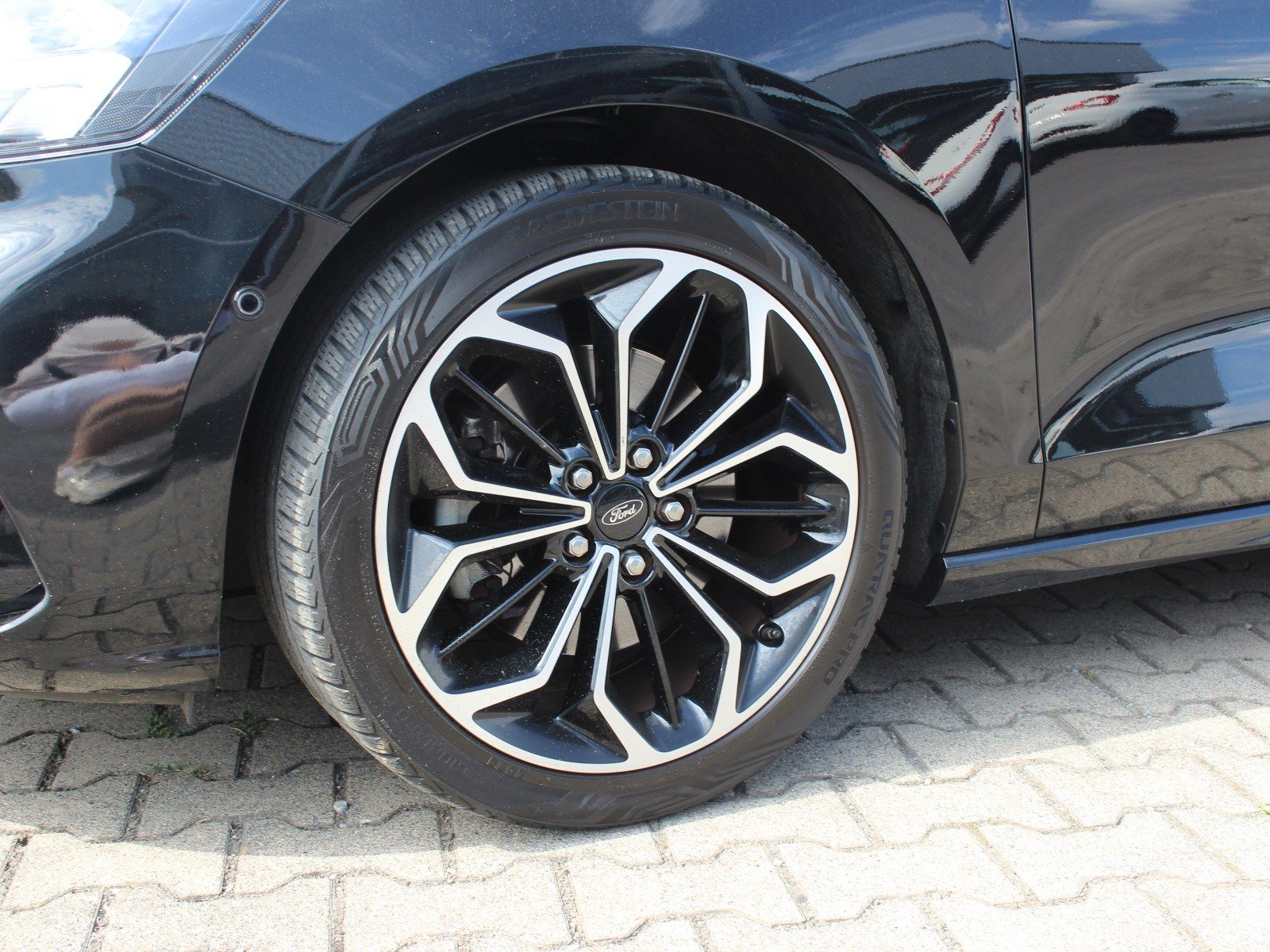 Fahrzeugabbildung Ford Focus ST-Line 1,0 EcoBoost Mild Hybrid