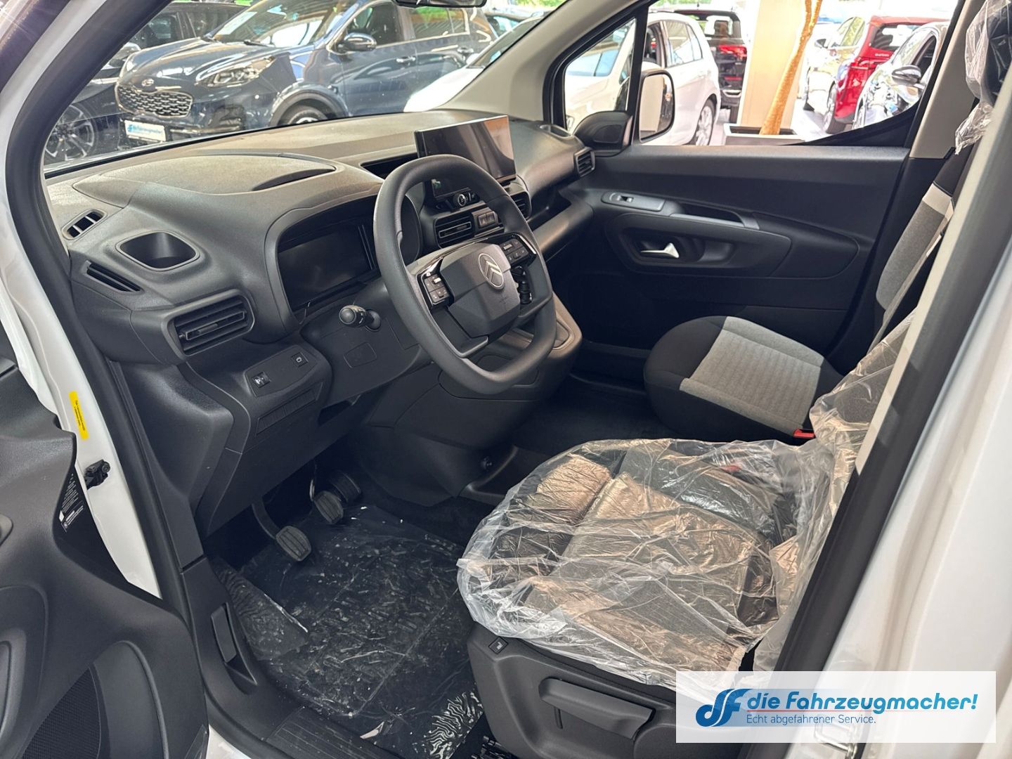 Fahrzeugabbildung Citroën Berlingo Plus M Digitales Cockpit LED Apple CarP