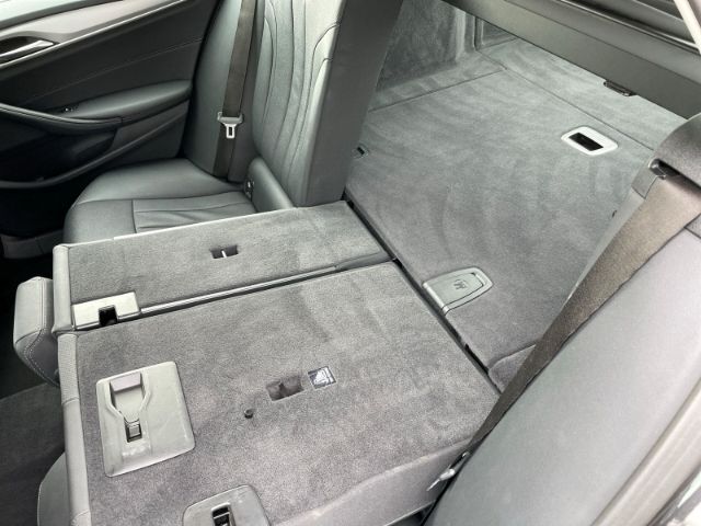Fahrzeugabbildung BMW 520 d Mild-Hybrid xDrive Autom. Kamera, Sitzheiz
