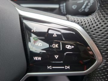 Volkswagen T-Roc R-Line 1.5 TSI °LED°Navi°RFK°ACC°SHZ°AAC°