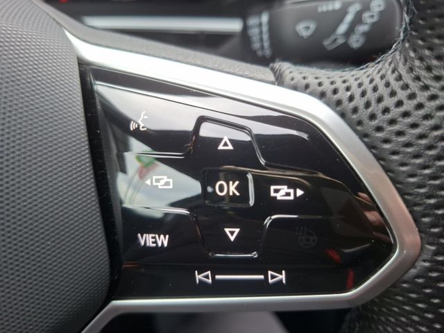 Volkswagen T-Roc R-Line 1.5 TSI °LED°Navi°RFK°ACC°SHZ°AAC°