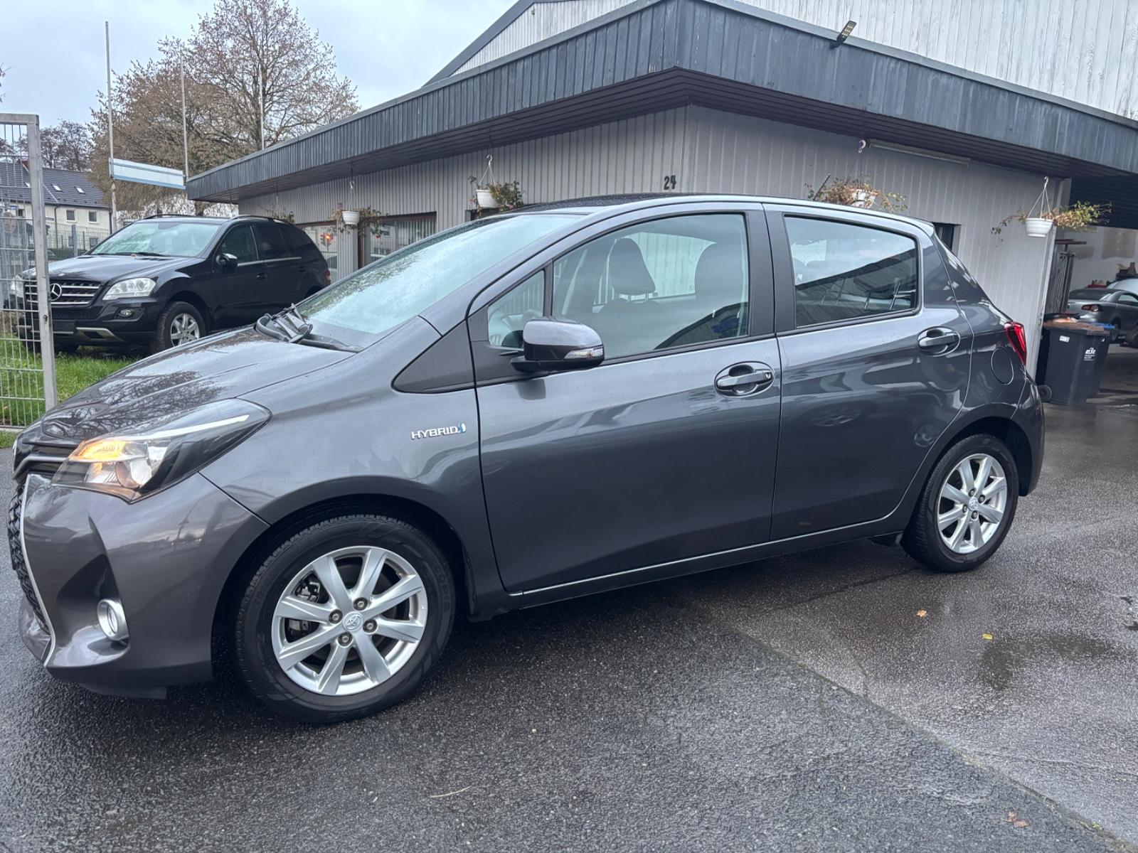 Toyota Yaris Lounge Hybrid-29200Km-Servicebuch