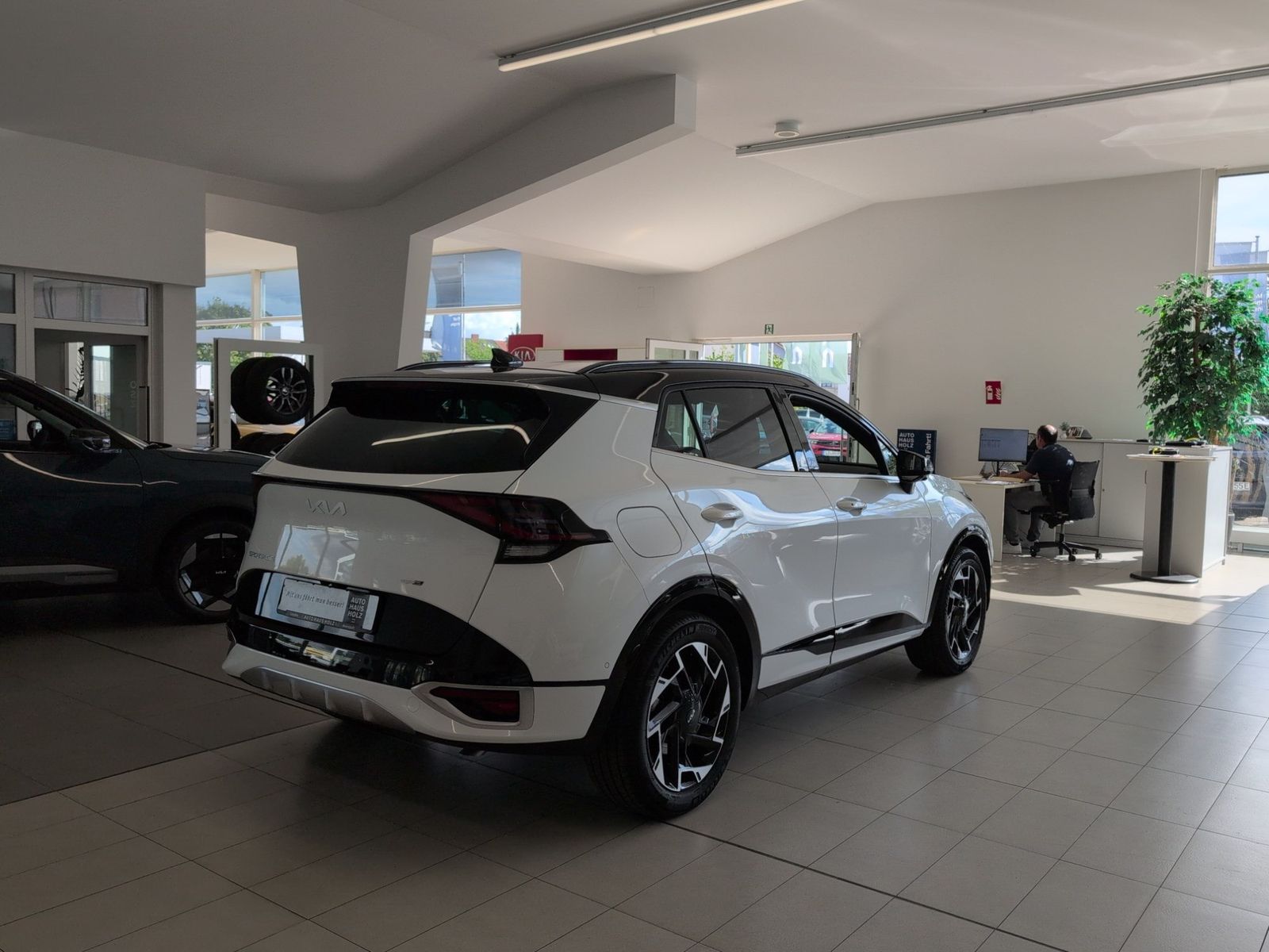 KIA Sportage 1.6 T-GDI PHEV GT-Line AWD Sound – Bild 4