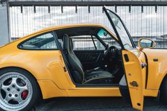 Fahrzeugabbildung Porsche 964 Turbo 3.6 *Speedgelb / Speedline / Dt. Fzg*