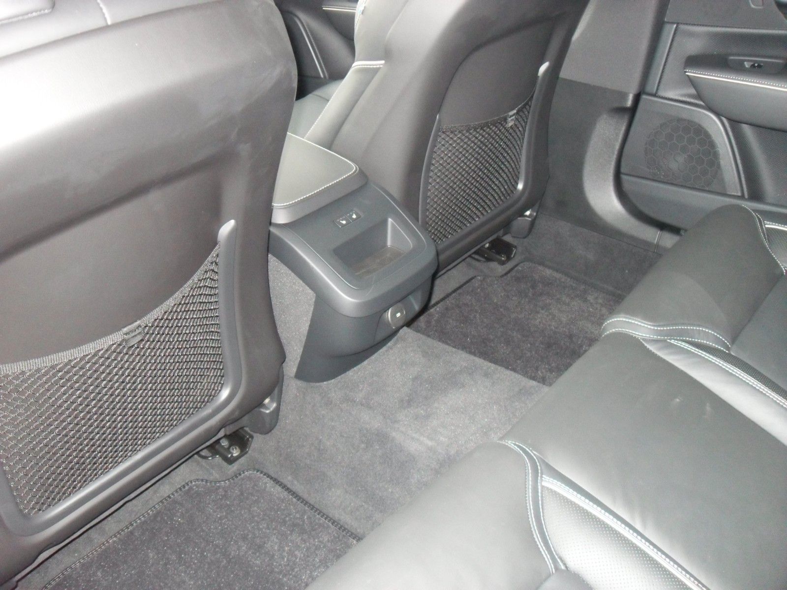 Fahrzeugabbildung Volvo V90 B4 Kombi Plus Dark | Standheizung / Timer