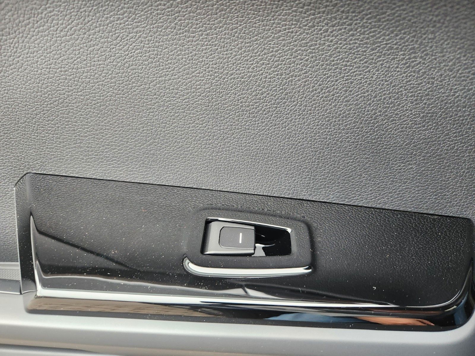 Fahrzeugabbildung KGM Torres Hybrid Essential Automatik 2WD