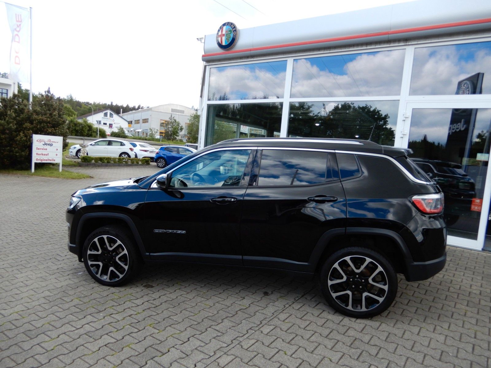 Fahrzeugabbildung Jeep Compass 1.4 MultiAir  Limited 4WD AT9 Prem+Parkp