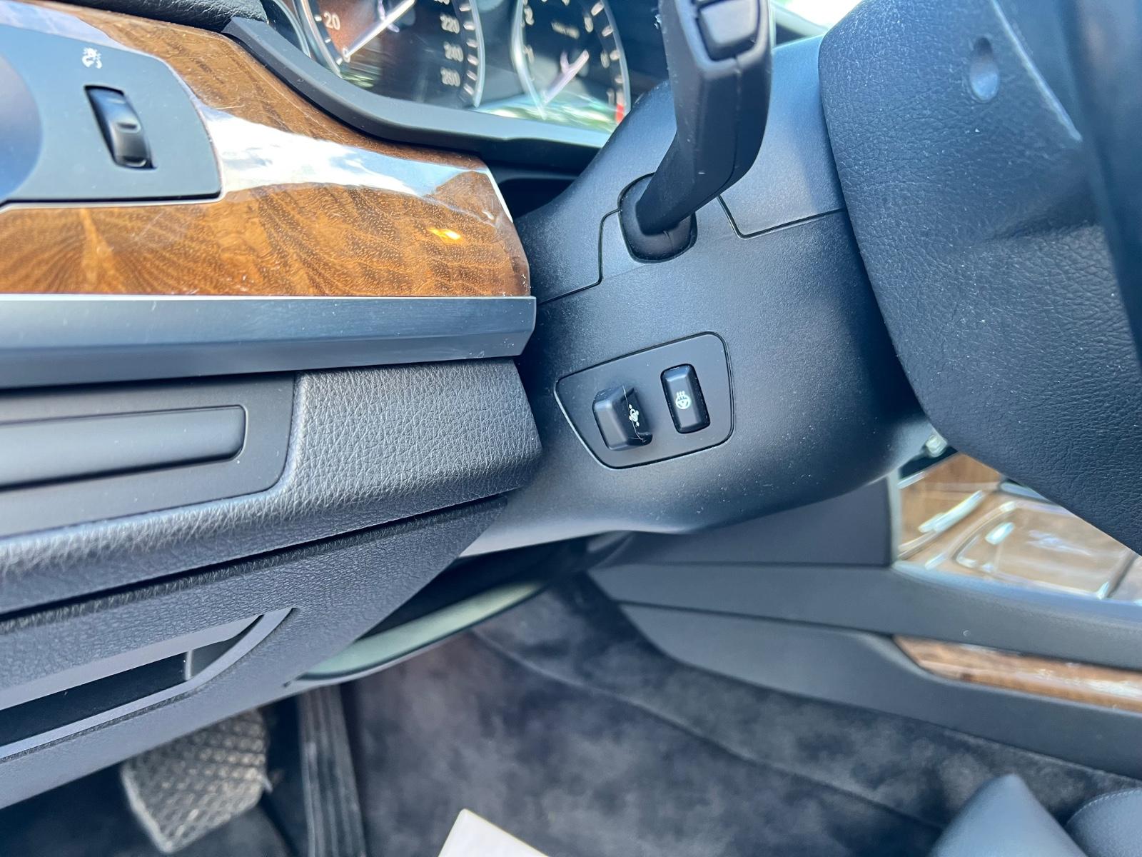 BMW  740I - 326 CV - BVA - HAYON ÉLECTRIQUE