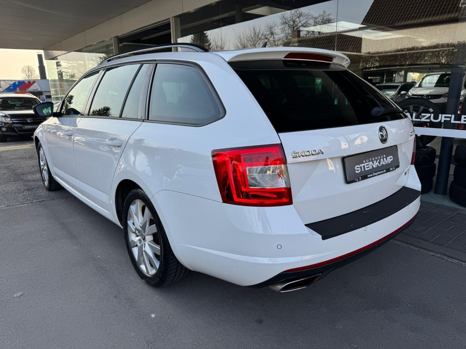 Skoda Octavia 2.0 TDI Combi RS * Leder *NAVI*XENON*PDC