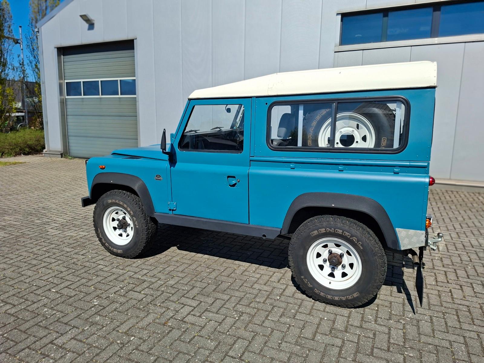 Land Rover Defender