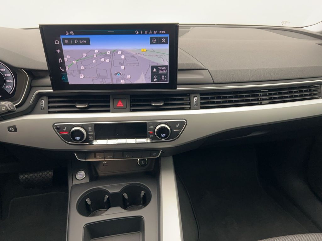 AUDI A4 2024