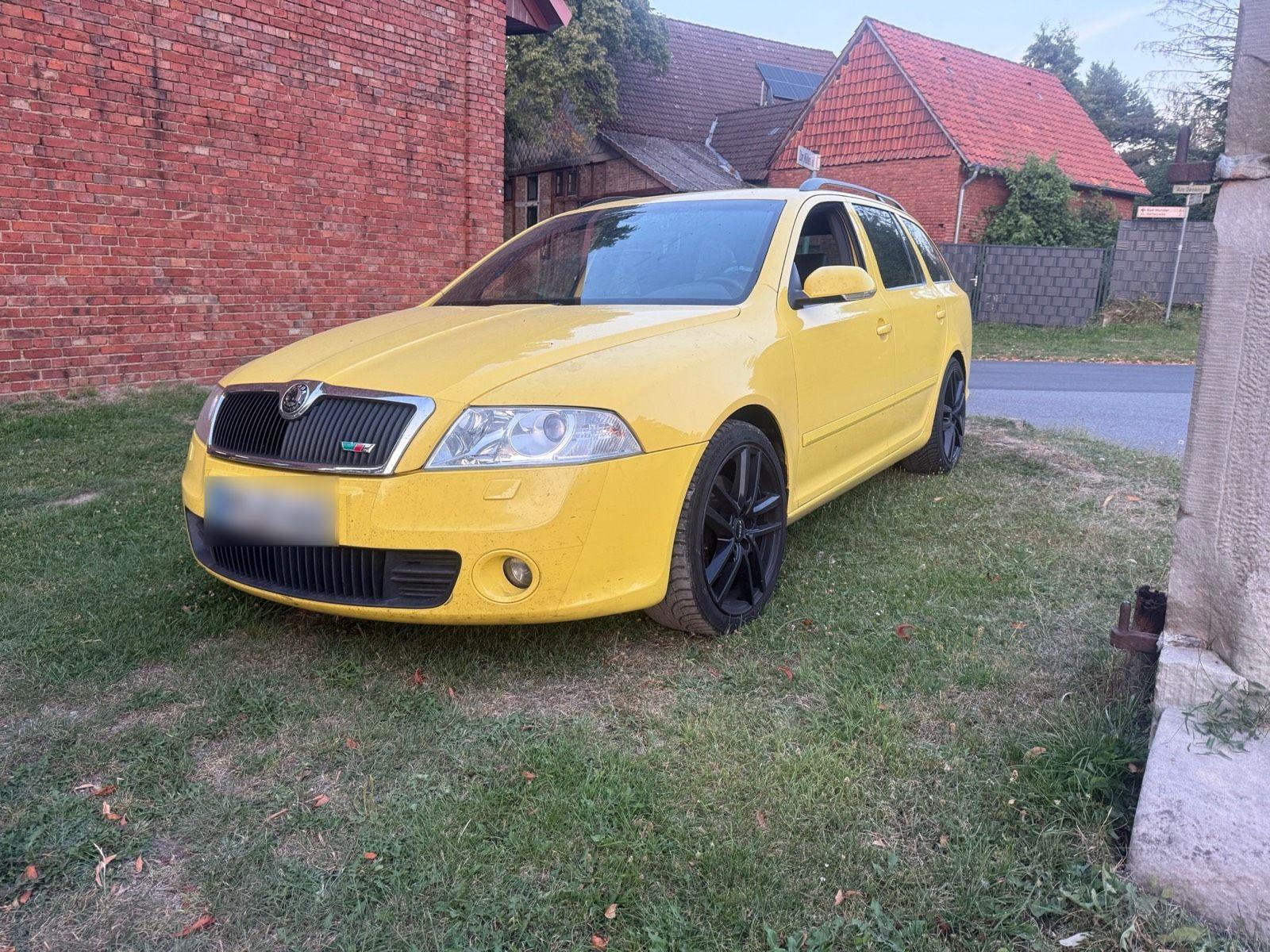 Skoda Octavia 2007 — rear view