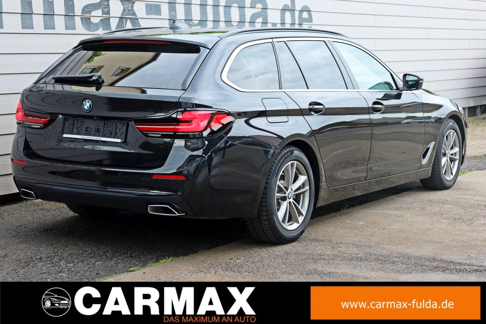 Fahrzeugabbildung BMW 520d xDrive Touring Leder,Navi,LED,Kamera,SH+Sta
