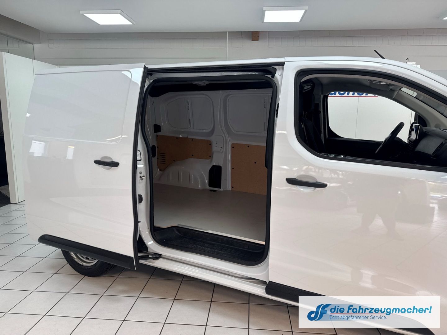 Fahrzeugabbildung Peugeot Expert Kasten Standard 1.5 BlueHDi 120 FAP EU6d