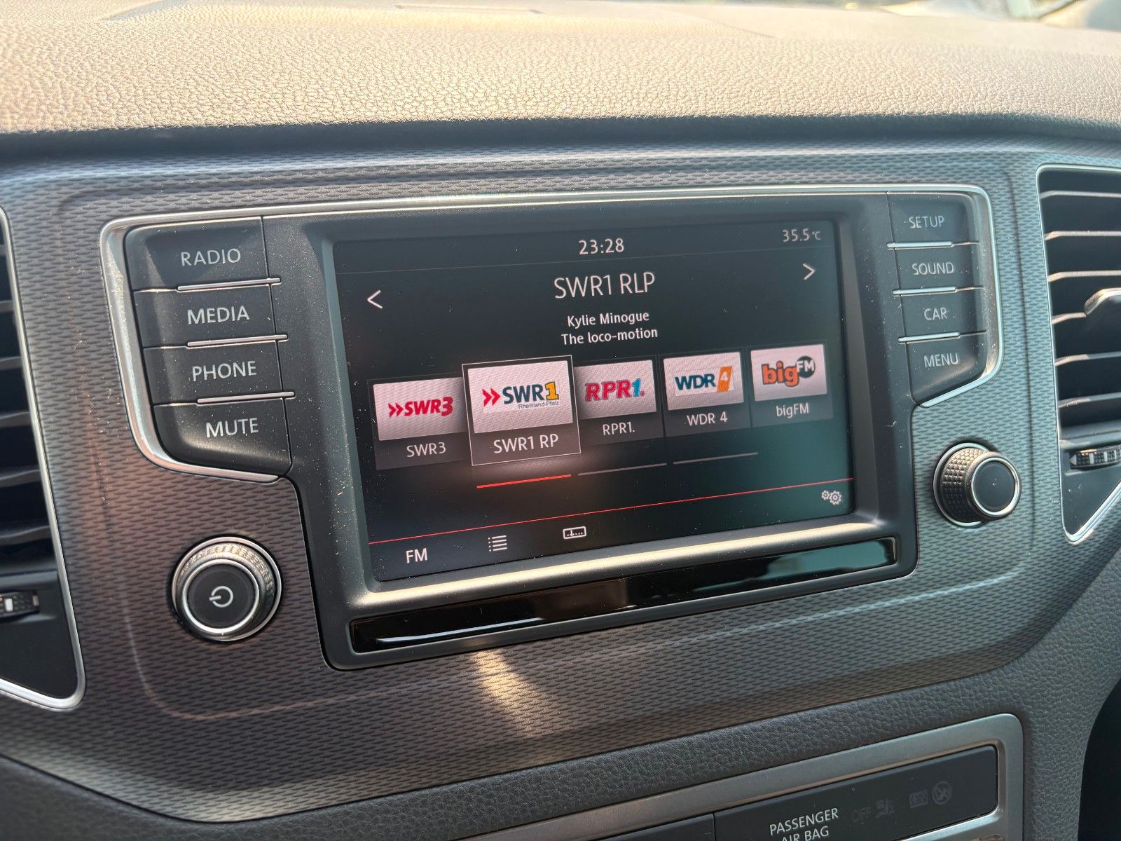 Fahrzeugabbildung Volkswagen Golf Sportsvan 2.0 TDI VII Lounge Xenon AHK ACC