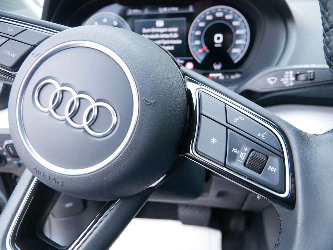 Fahrzeugabbildung Audi Q2 1.5 TFSI S-Line NEU43T DSG ACC Kamera SHZ LED