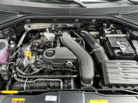 VW T-Roc 1.5 TSI DSG R-Line SHZ NAV AHK KAM 5JGAR bei Autohaus Landmann & Maier OHG