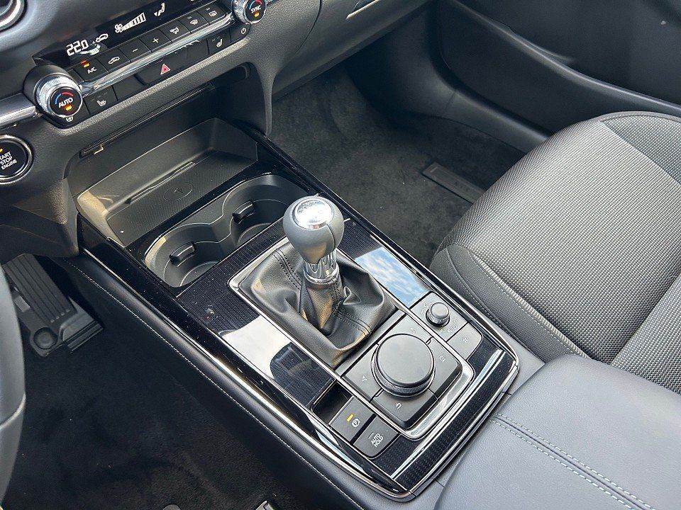 Fahrzeugabbildung Mazda CX-30 SKYG 140PS EXCLUSIVE NAVI+BOSE+CARPLAY+SHZ