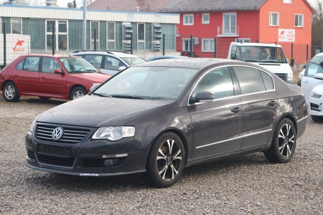 Volkswagen Passat Lim. Highline+Navi+Leder+Xenon+AHK+PDC+