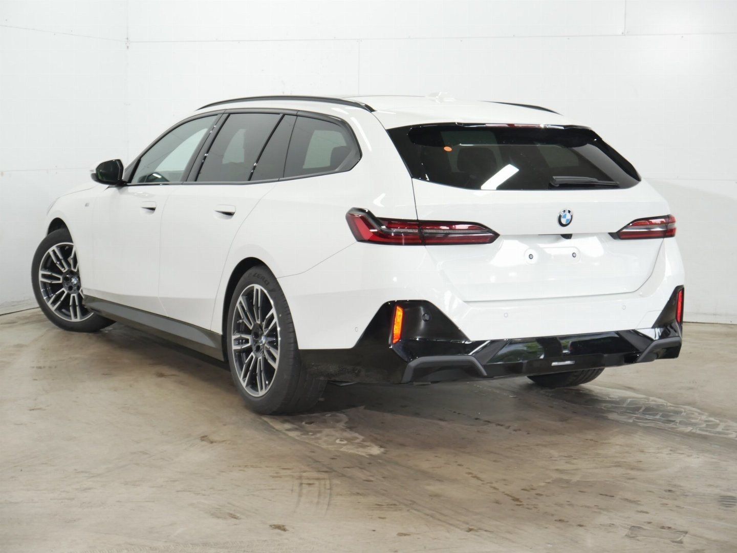 Fahrzeugabbildung BMW 520d xDrive M Sportpaket pro, Panorama-Glasdach,