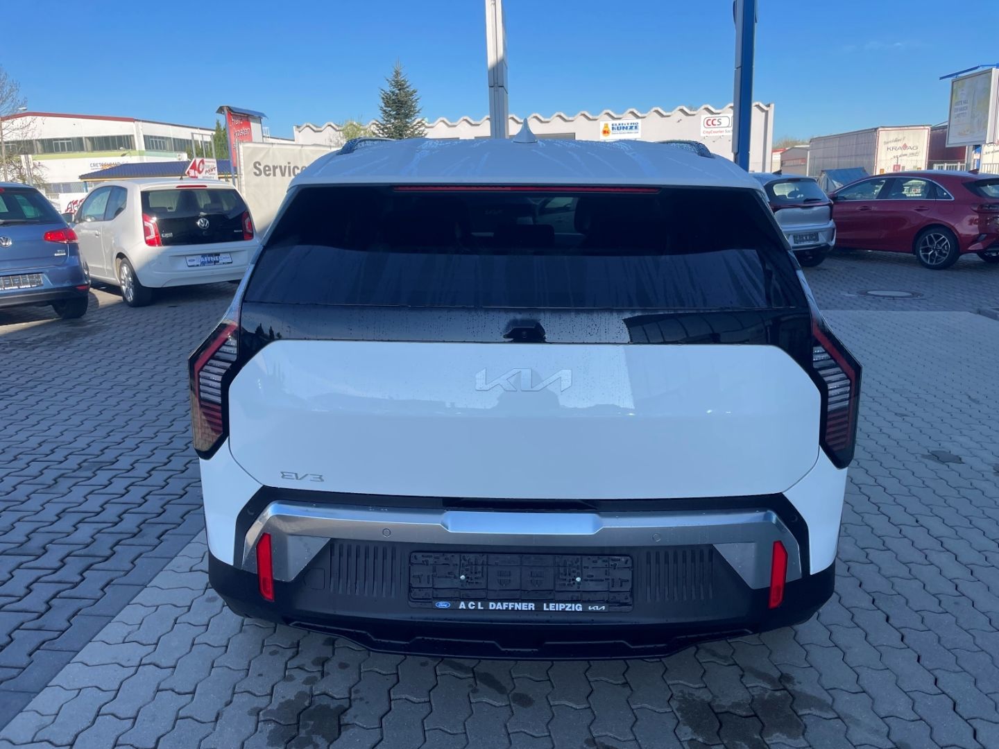 Fahrzeugabbildung Kia EV3 Earth LED totWinkAss Kamera SHZ Abstandstemp