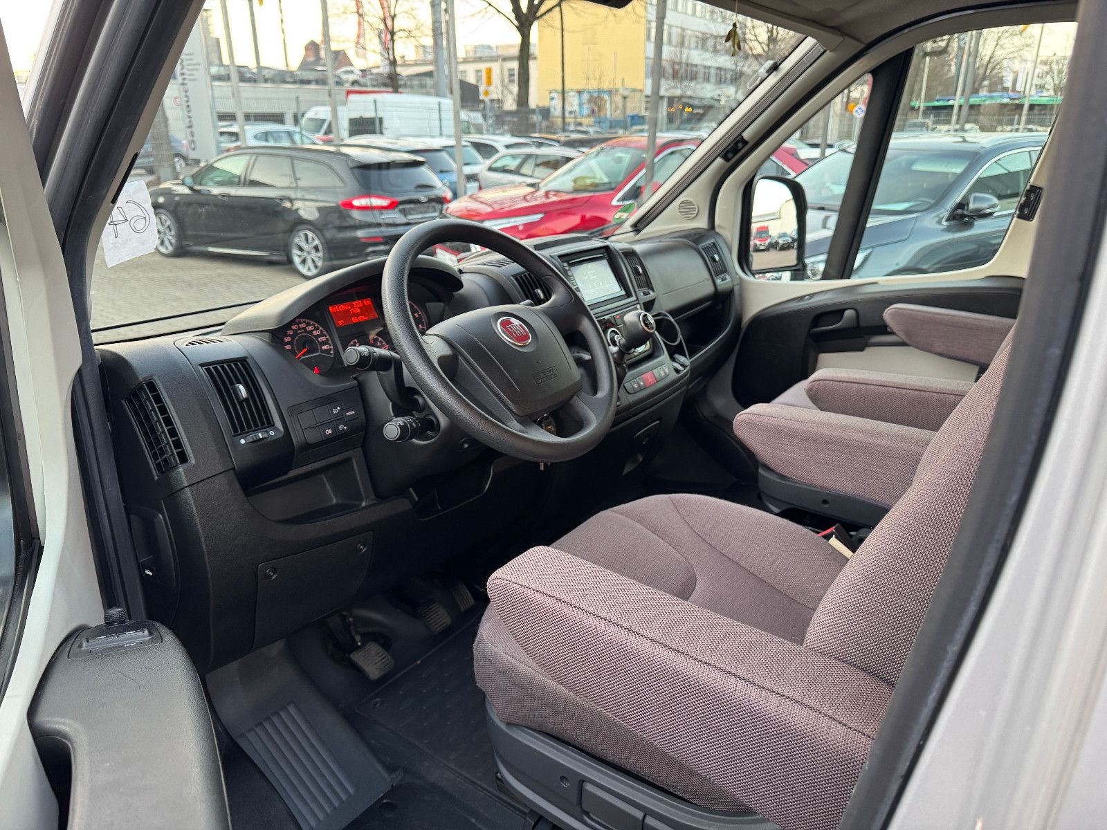 Fahrzeugabbildung HYMER / ERIBA / HYMERCAR YOSEMITE 600 CROSSOVER FIAT SCHLAFDACH LÄNGSBETT