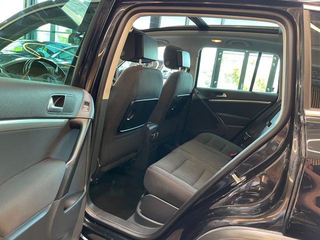 Volkswagen Tiguan Sport & Style 4Motion *NAVI*AHK*XENON*RFK