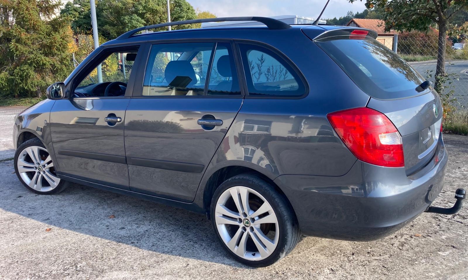 Skoda Fabia 2012 — rear view