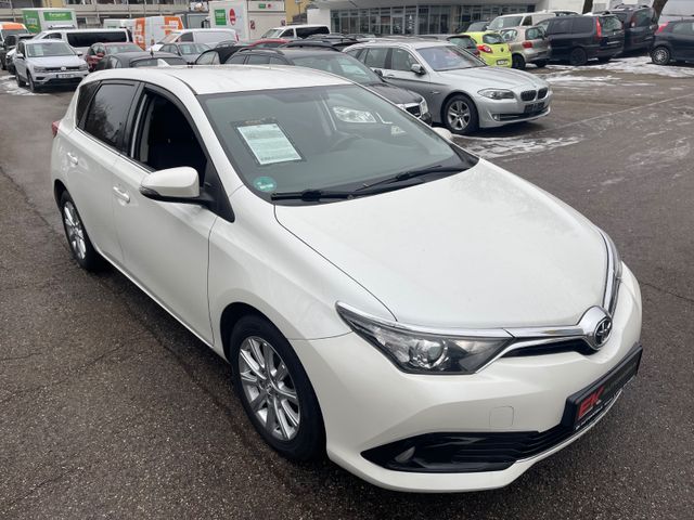 Toyota Auris Design Edition Navi Kamera