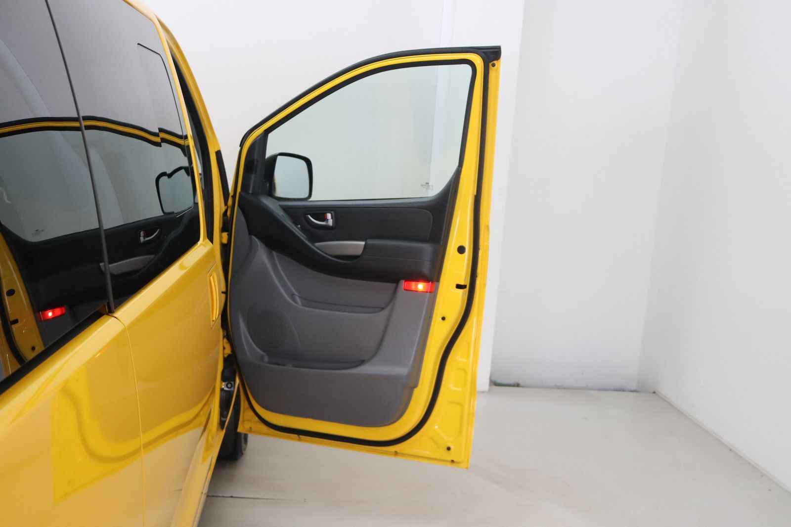 Fahrzeugabbildung Hyundai H-1 2.5CRDi Starex * RFK * Lenkradhzg. * Navi