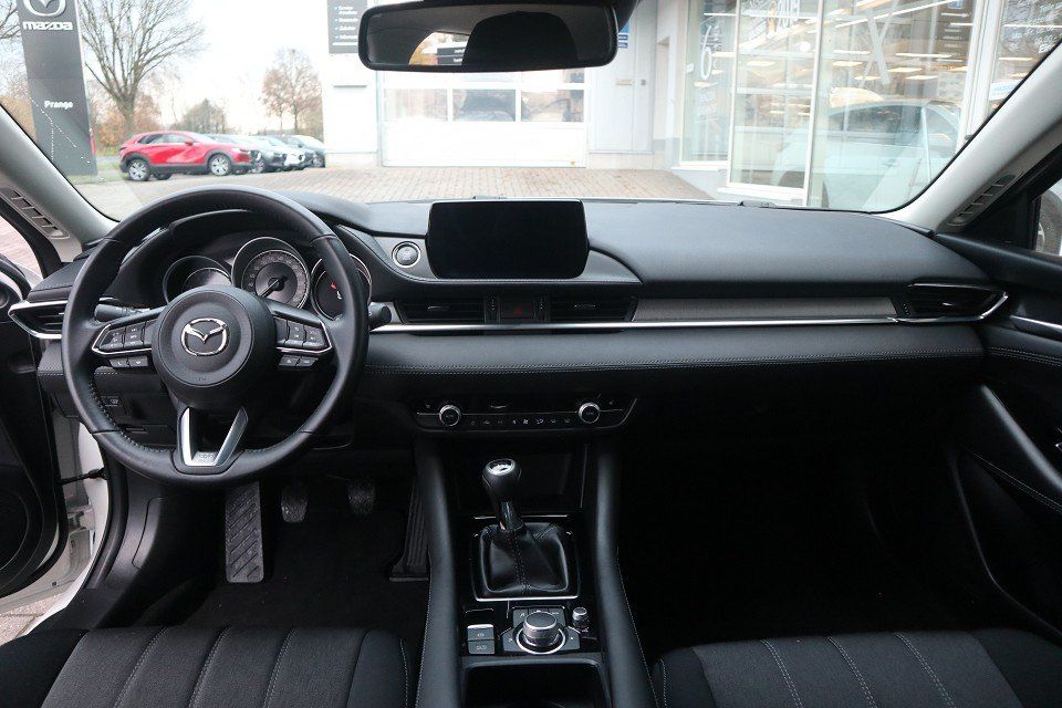 Fahrzeugabbildung Mazda 6 Center-Line G-165 NAVI ACAA MRCC SHZ 360° HUD