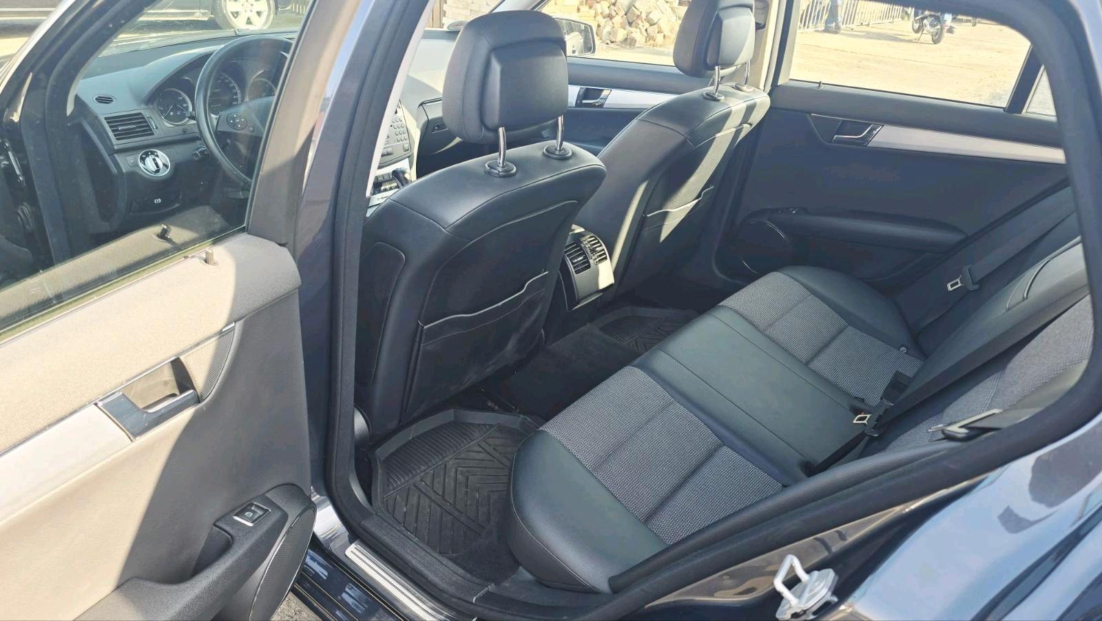 Mercedes-Benz C250 2010 — photo 9