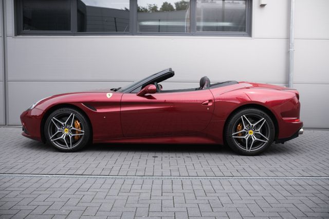 Ferrari California T-erst 9.640km-Navigation-
