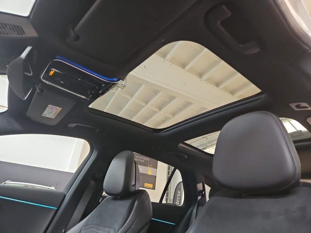 Fahrzeugabbildung Mercedes-Benz E 300 deT 4M AMG Pano HUD Airm. Superscreen 3D