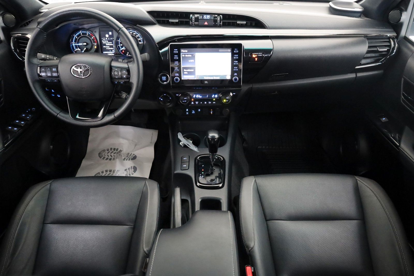 Fahrzeugabbildung Toyota Hilux 2.8 D-4D Invincible Sport,Leder,ACC,AHK+WR