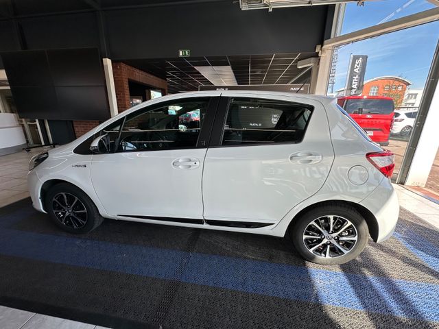 Toyota Yaris  Hybrid Team D