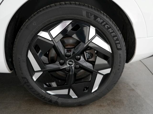 Grandland GSe PHEV 4X4 AT+AHK+NAVI+RÜCKFAHRKAMER