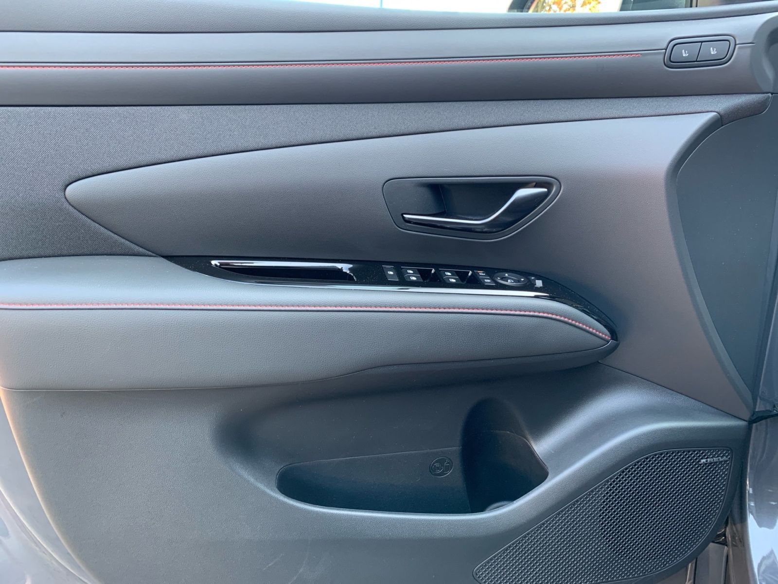 Fahrzeugabbildung Hyundai TUCSON 1.6 T-GDI N Line Plug-In Hybrid 4WD Sitz