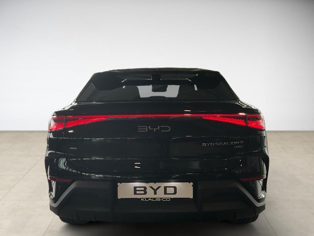 BYD SEALION 7