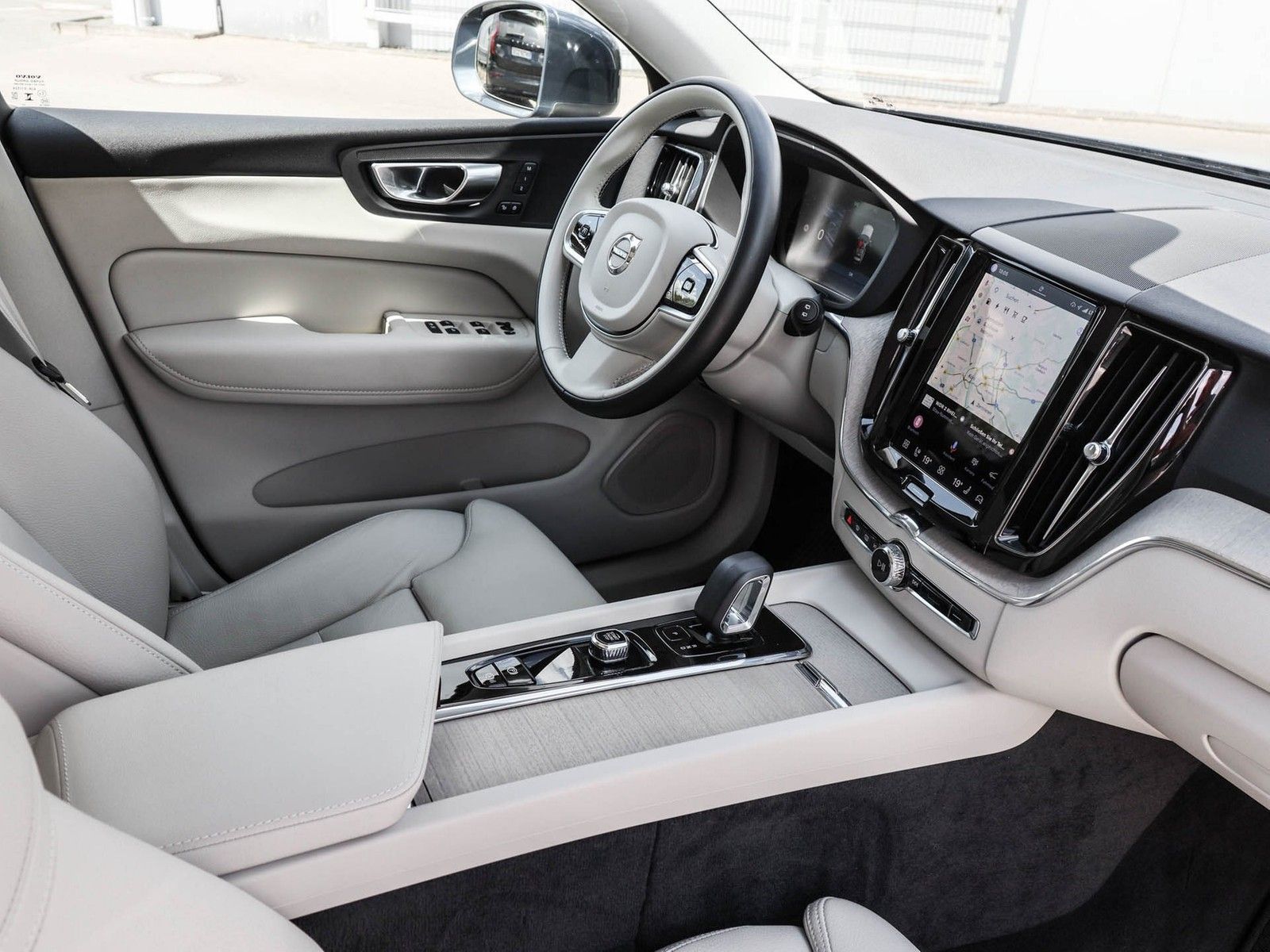Volvo XC60 Inscription Plug-In Hybrid AWD 360 Kamera P imagem 3