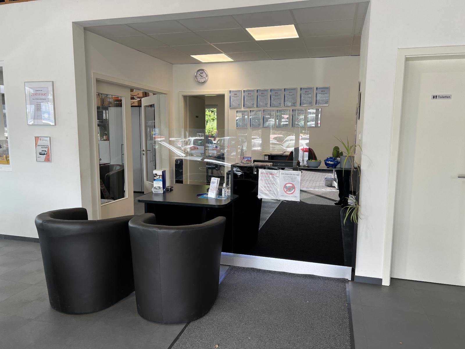 showroom-image-bottom