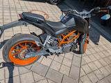 KTM Duke 390 - KTM DUKE 390