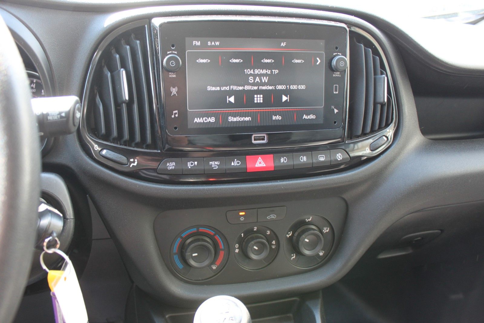 Fahrzeugabbildung Fiat Doblò SX Klima/Navi/Sitzheizung
