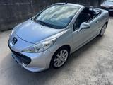 Peugeot 207 1.6 HDi 110CV CC Féline - Peugeot 207 aus 2009 mit Diesel-Antrieb